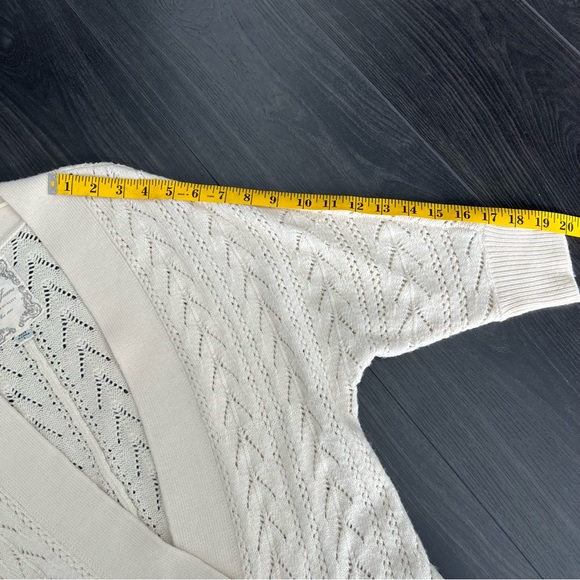 Los Angeles Guess Jeans Off White Sweater - Picture 2 of 7